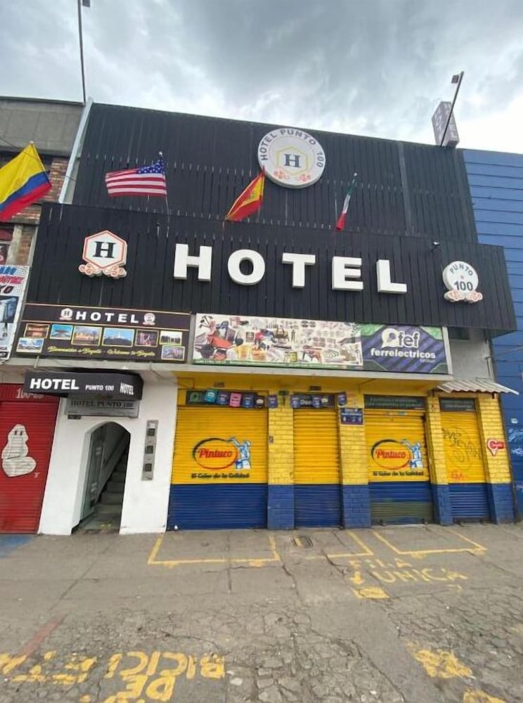 hotel punto 100