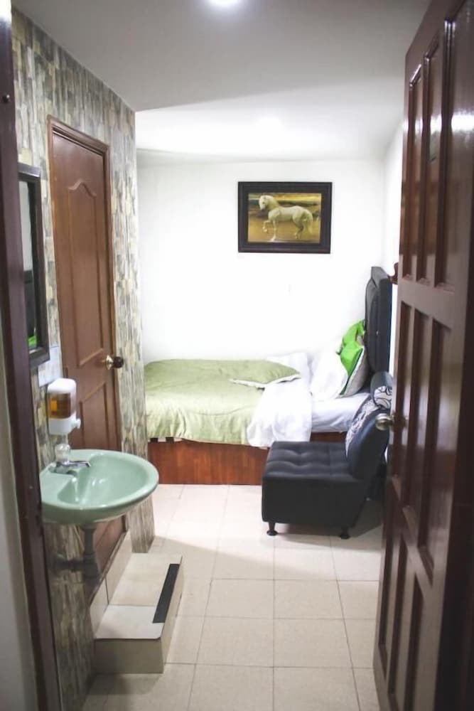 hotel punto 100