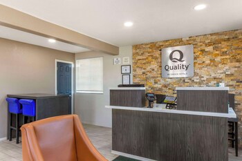 quality inn show low