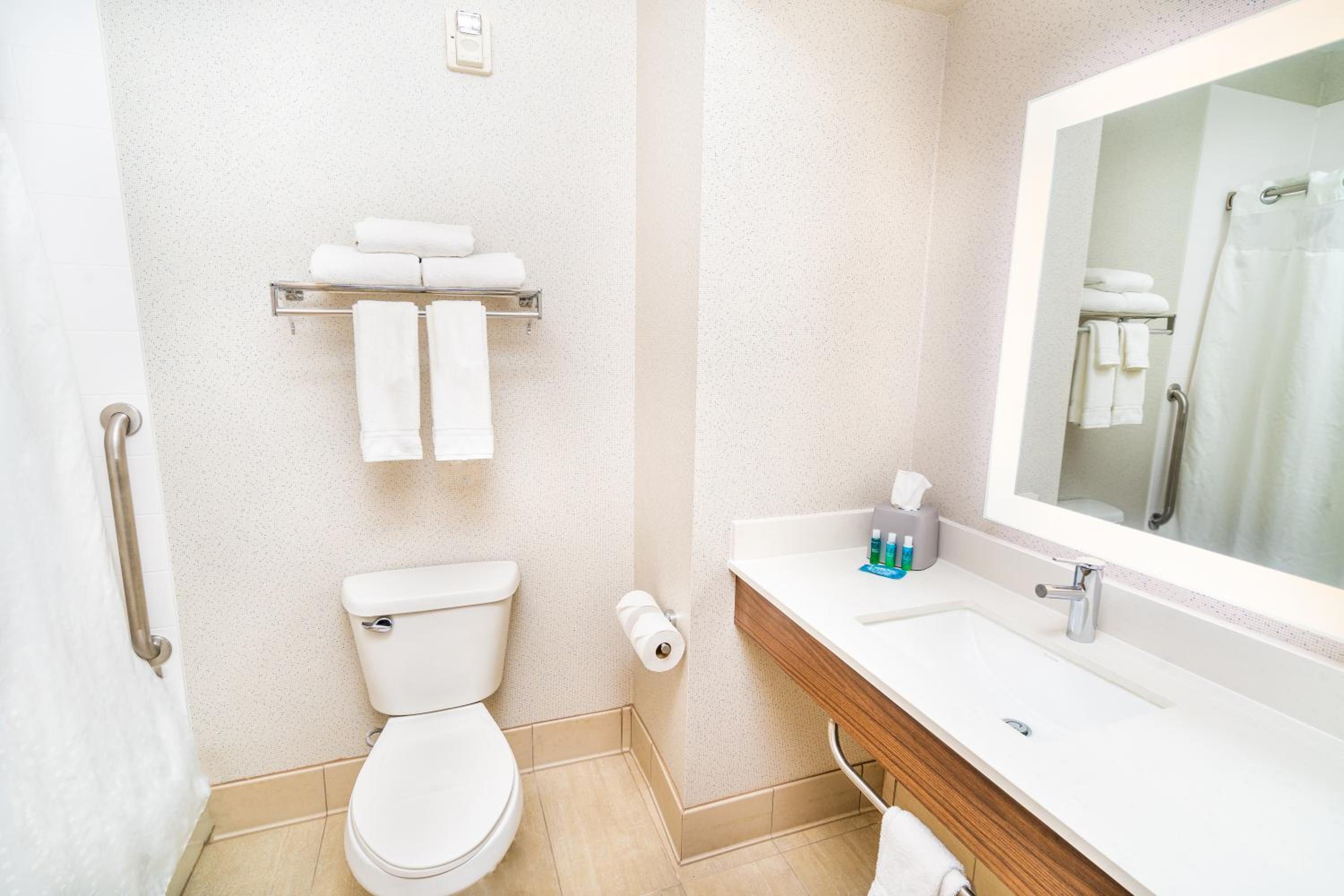 holiday inn express and suites las vegas sw spring valley