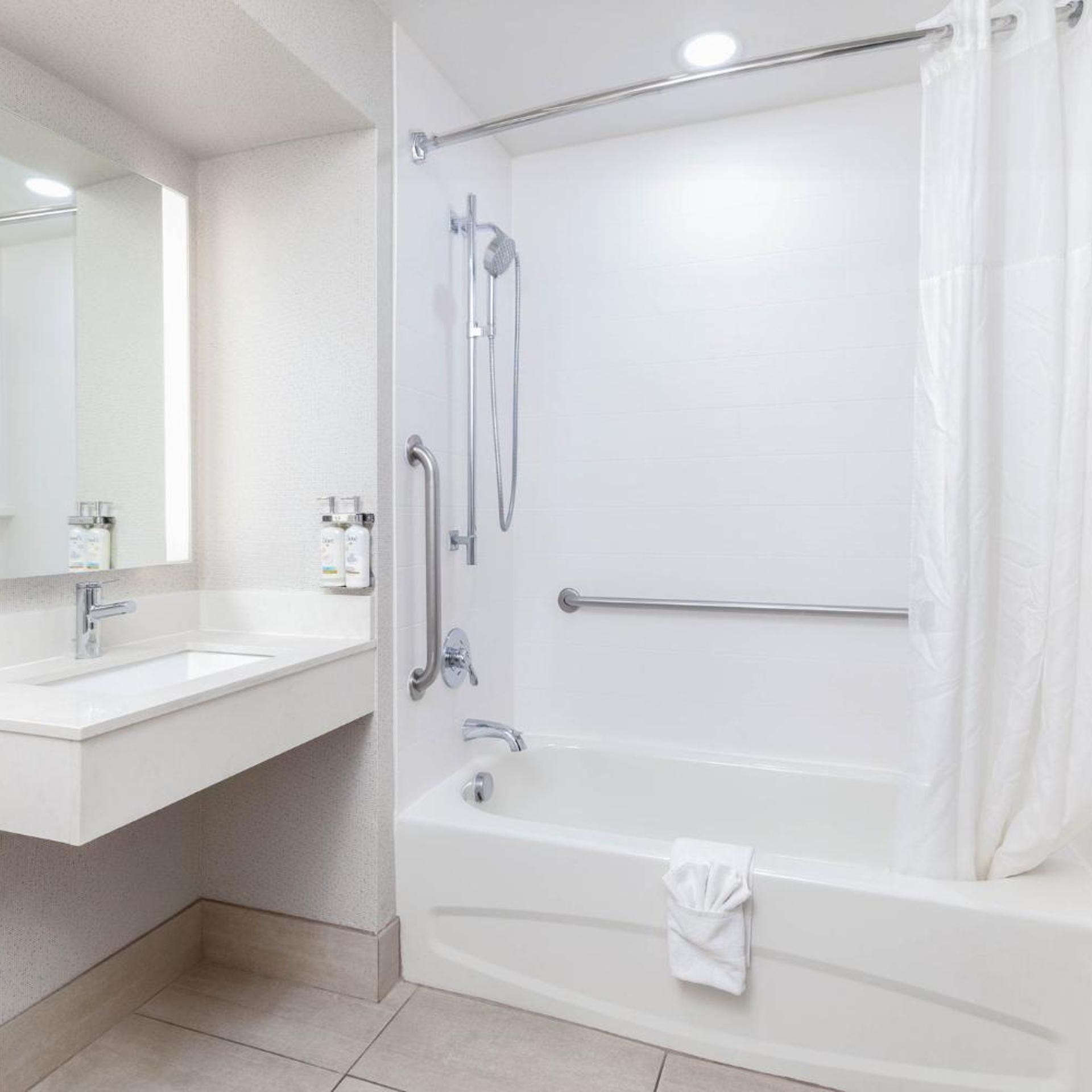 holiday inn express and suites las vegas sw spring valley