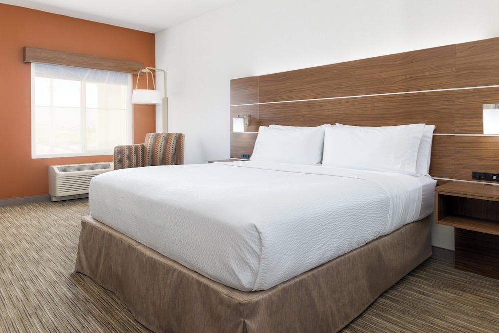 holiday inn express and suites las vegas sw spring valley