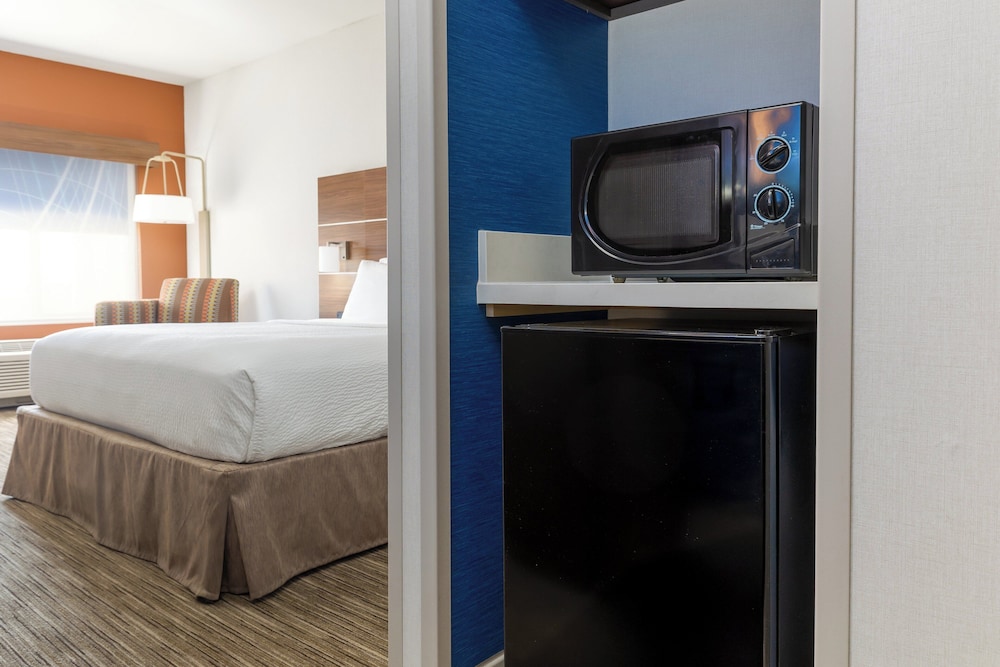 holiday inn express and suites las vegas sw spring valley