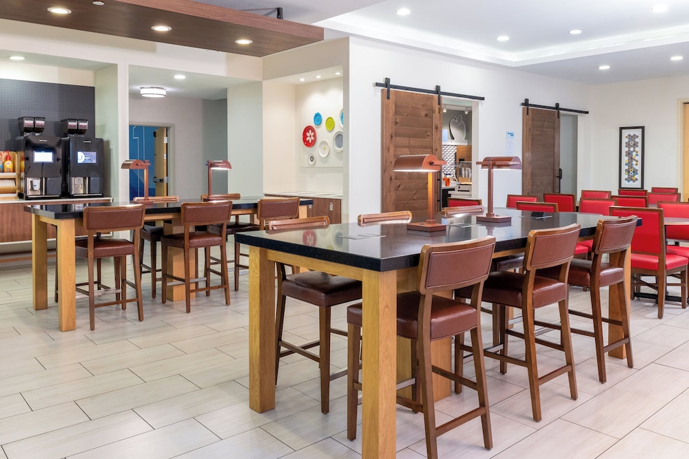 holiday inn express and suites las vegas sw spring valley