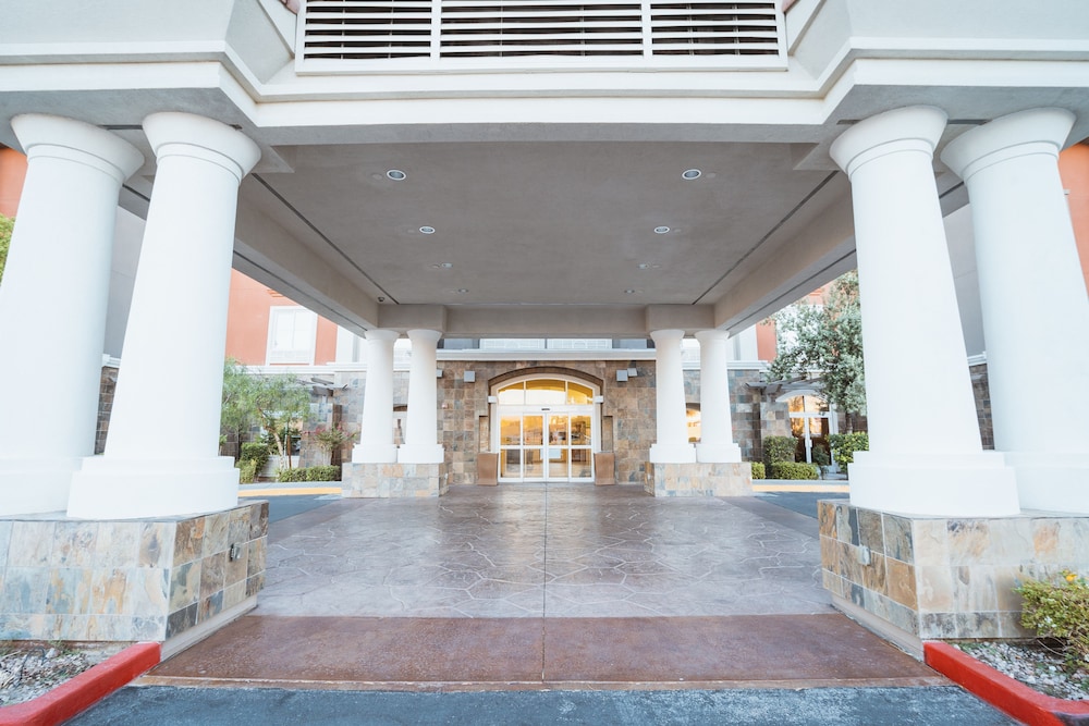 holiday inn express and suites las vegas sw spring valley