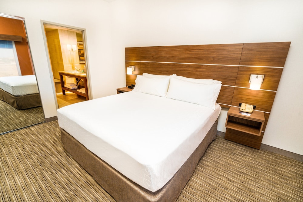 holiday inn express and suites las vegas sw spring valley