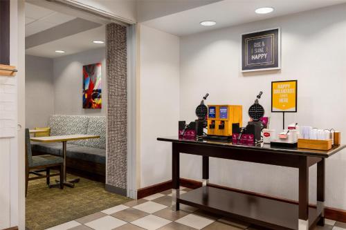 hampton inn las vegas north speedway