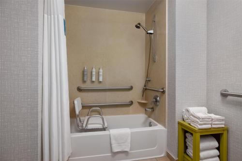 hampton inn las vegas north speedway
