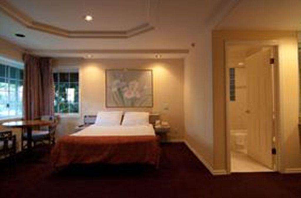 wilshire crest hotel los angeles