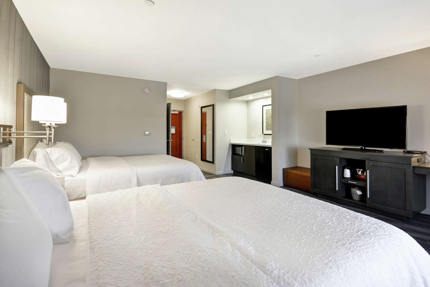 hampton inn and suites los angeles burbank airport