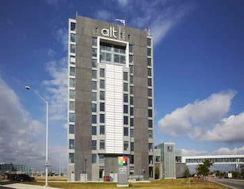 alt hotel toronto airport