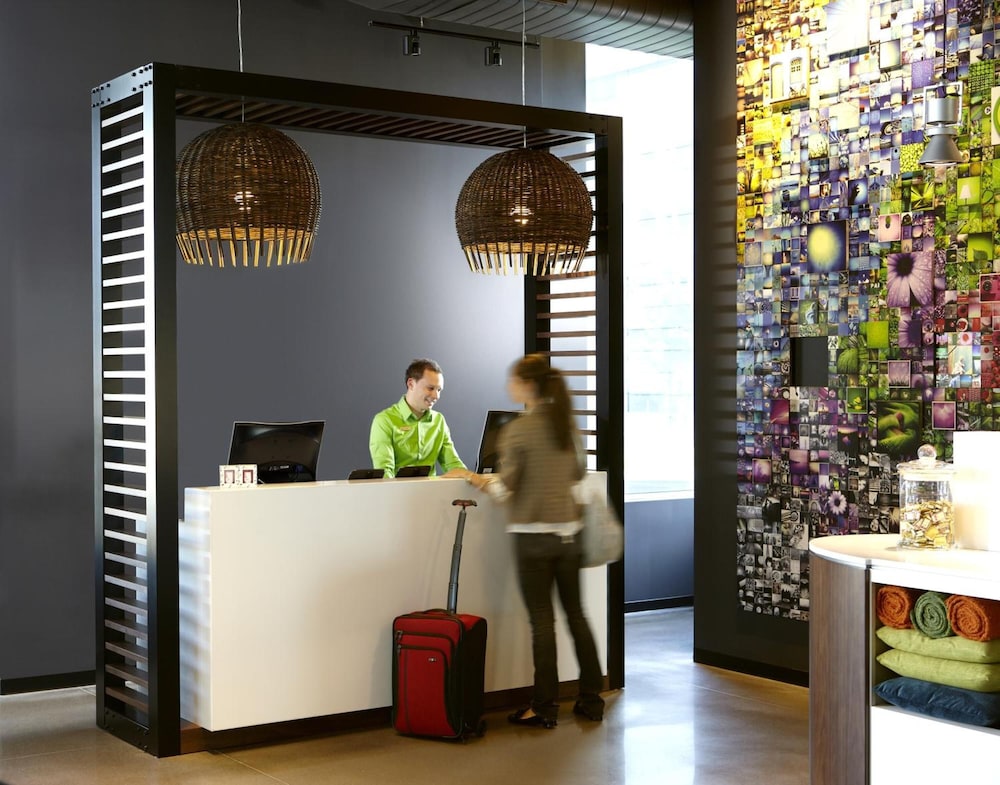 alt hotel toronto airport