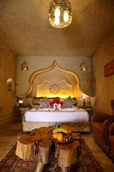 nova cave hotel