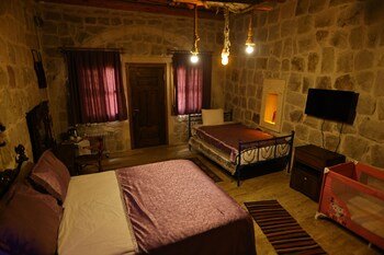 nova cave hotel