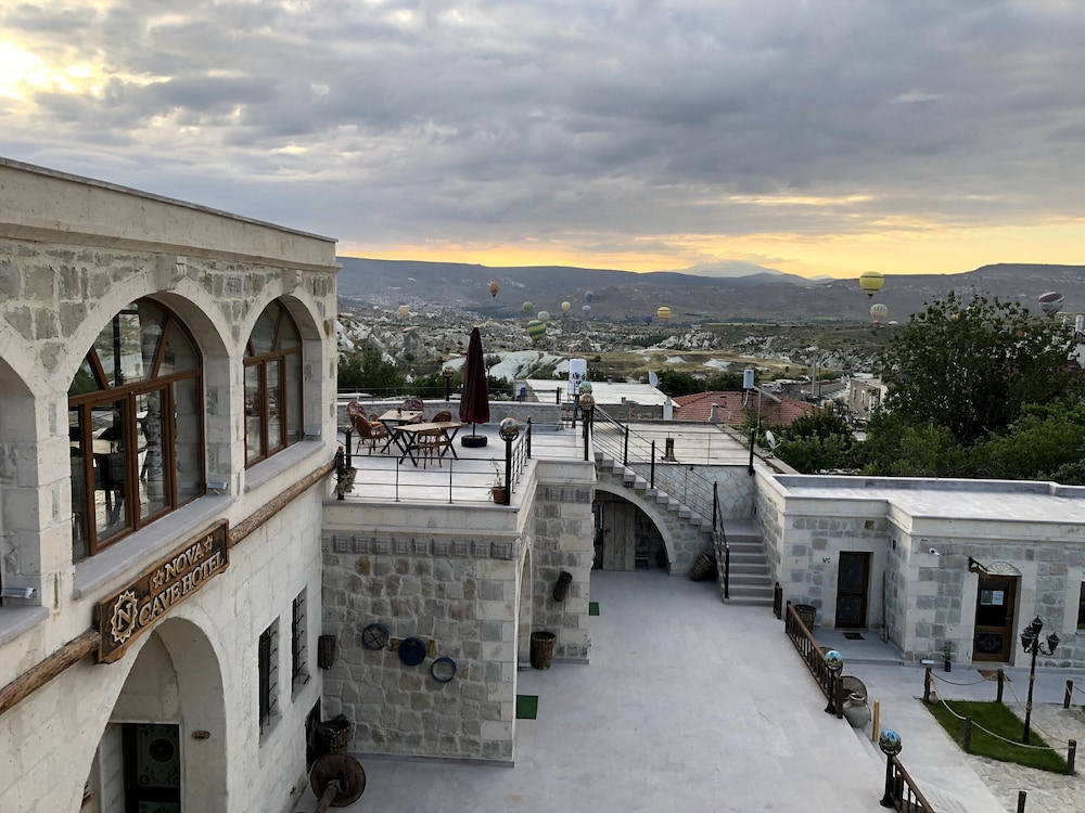 nova cave hotel