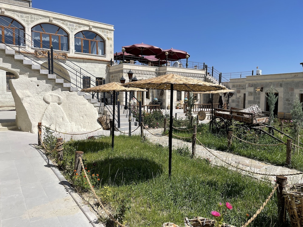 nova cave hotel