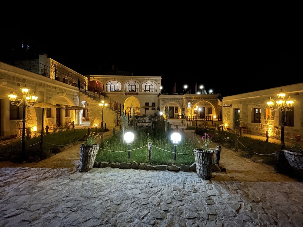 nova cave hotel