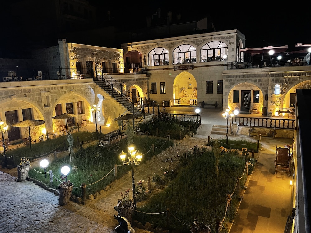 nova cave hotel