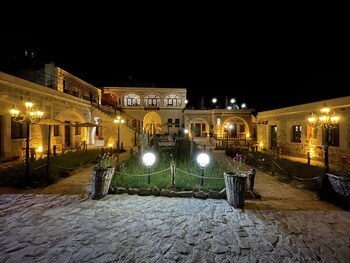 nova cave hotel