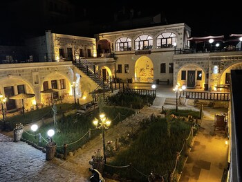 nova cave hotel