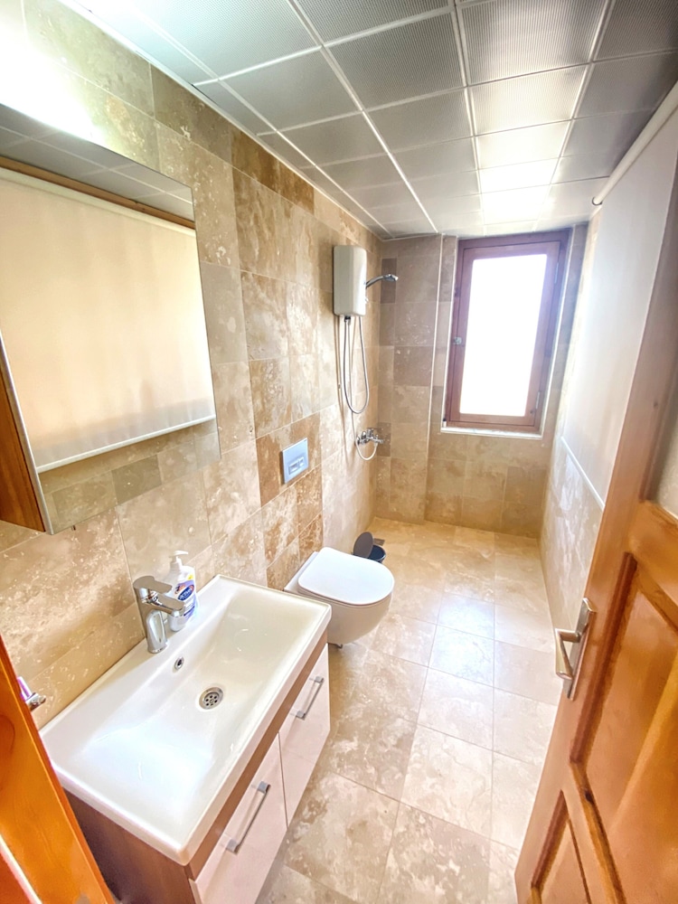 istlada tas ev apart