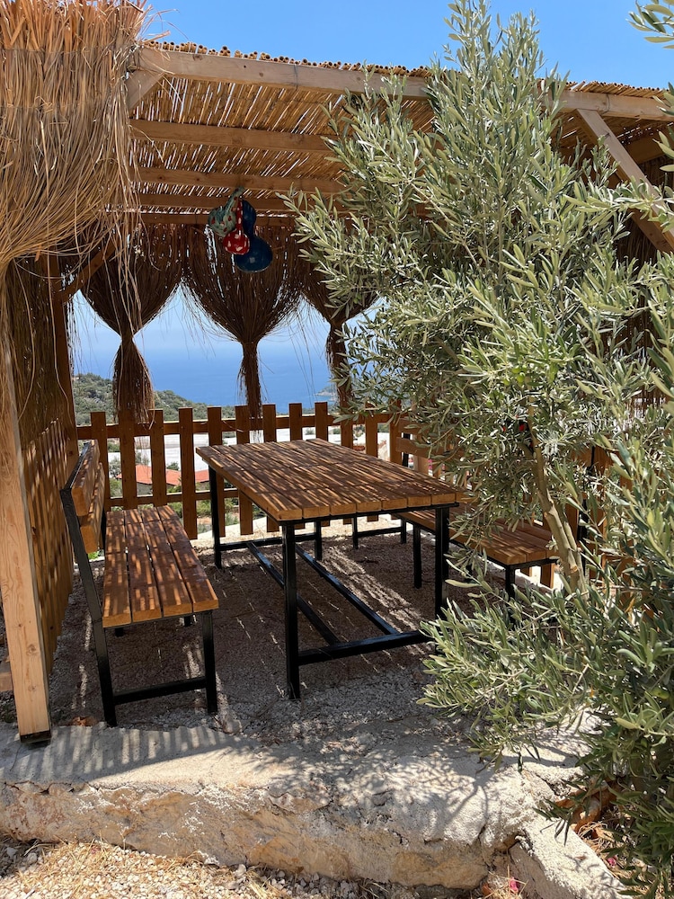 istlada tas ev apart