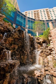 embassy suites san antonio riverwalk downtown