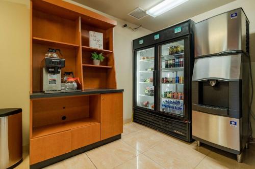 Quality Inn And Suites Englewood,In Englewood (Littleton - Highlands Ranch),2 star