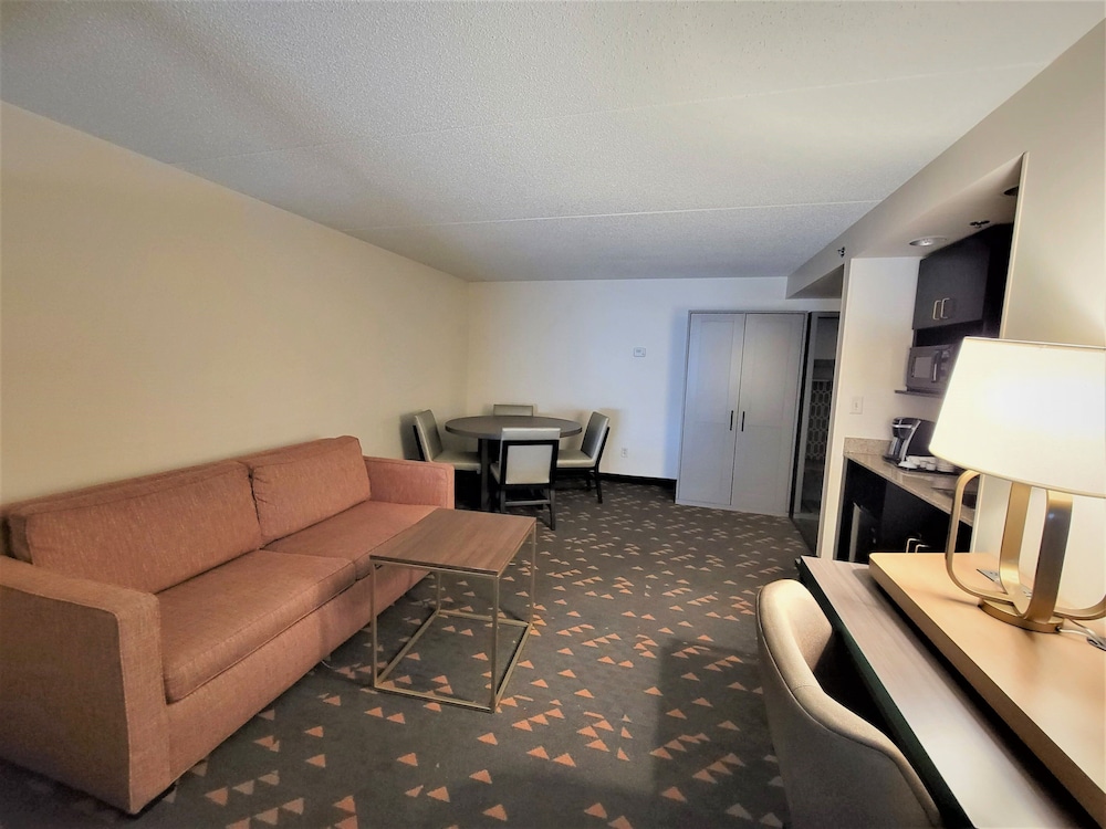 holiday inn hotel and suites ann arbor univ michigan area