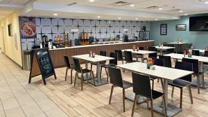 holiday inn hotel and suites ann arbor univ michigan area