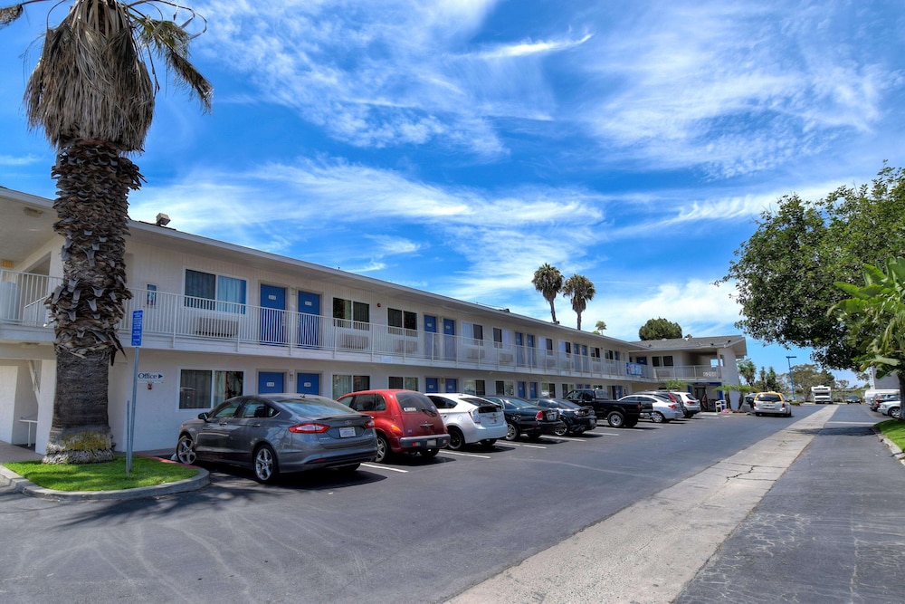 motel 6 westminster south long beach
