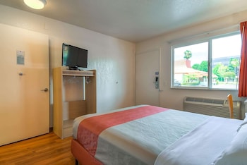 motel 6 westminster south long beach