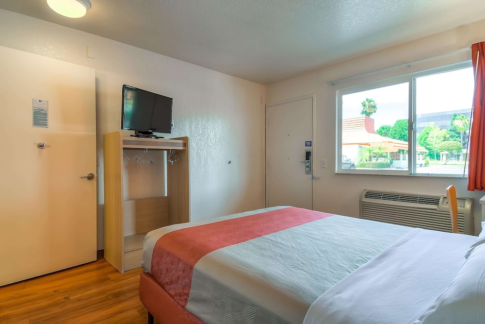 motel 6 westminster south long beach