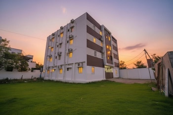 jr service apartment