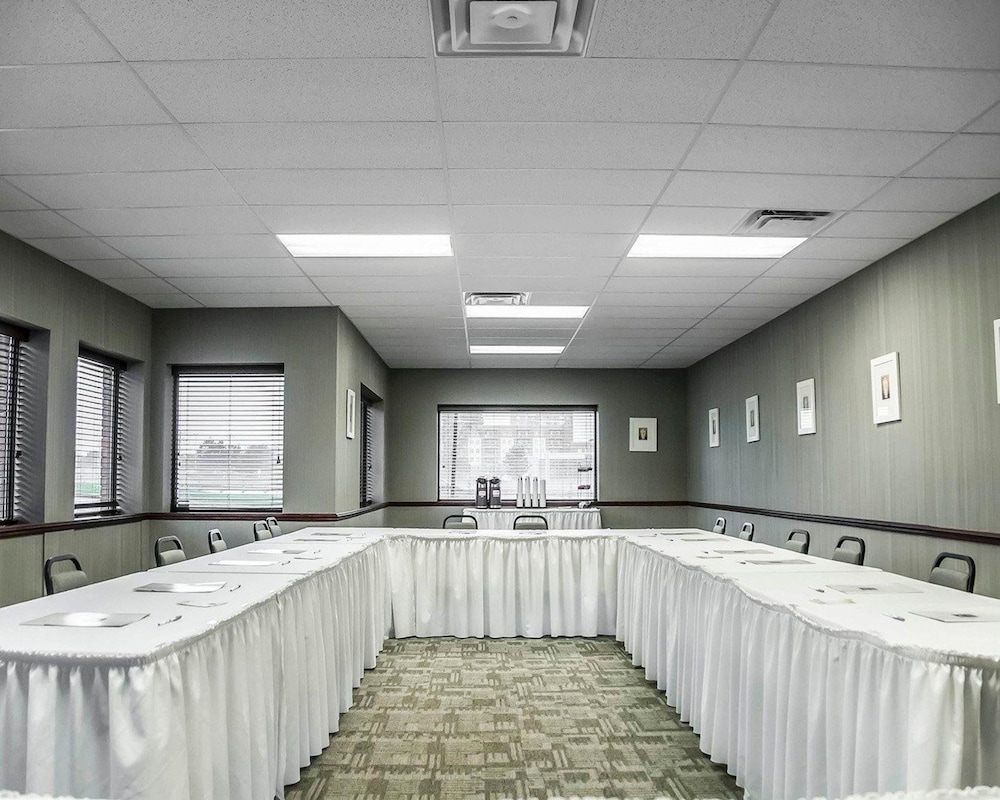 comfort inn laval