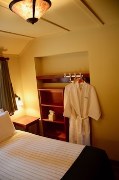 johnston canyon resort