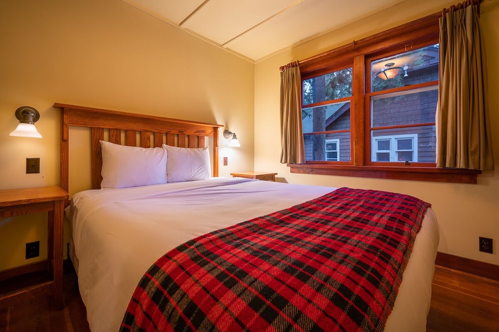 johnston canyon resort