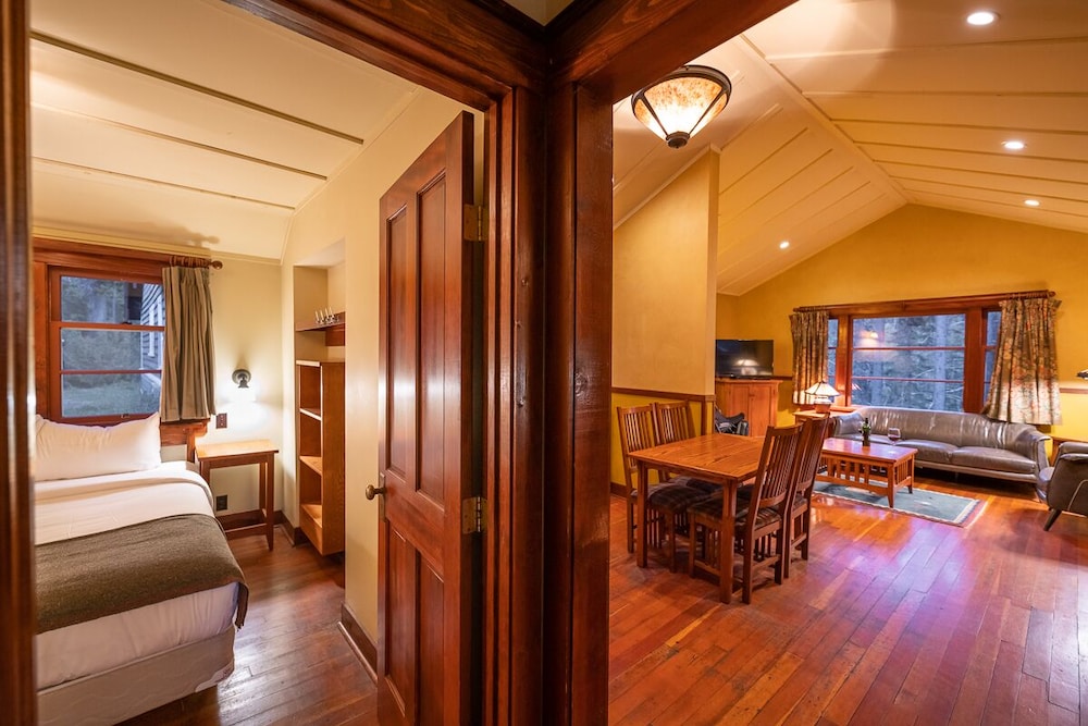 johnston canyon resort