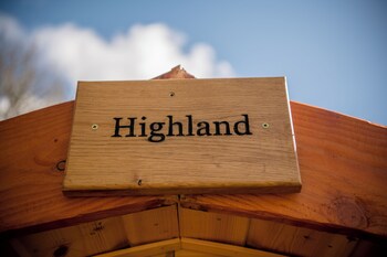 highland and transylvania glamping pods