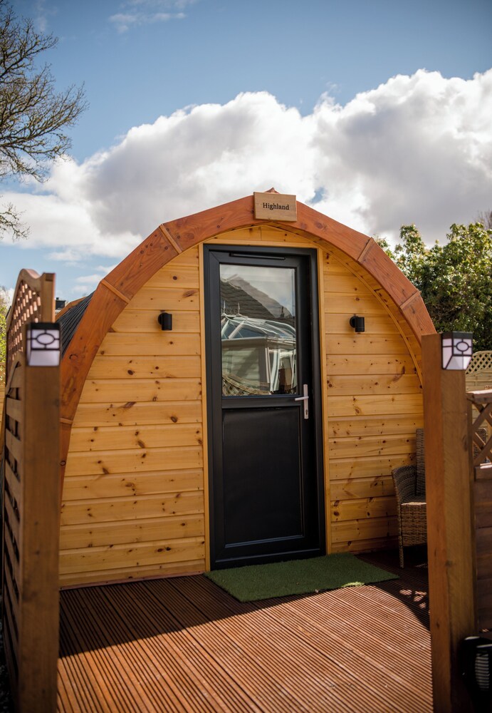 highland and transylvania glamping pods