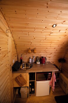 highland and transylvania glamping pods