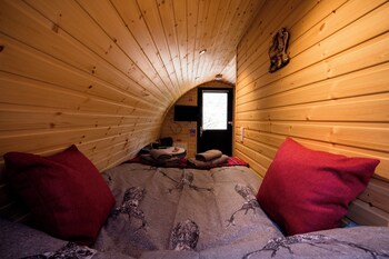 highland and transylvania glamping pods