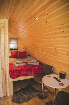 highland and transylvania glamping pods
