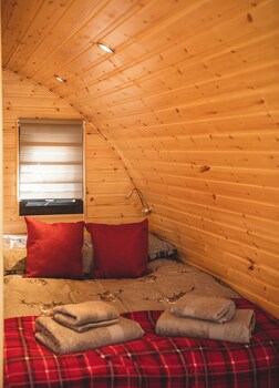highland and transylvania glamping pods