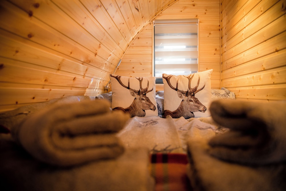 highland and transylvania glamping pods