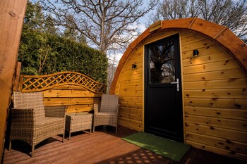 highland and transylvania glamping pods