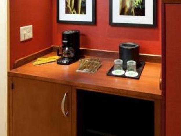 courtyard buffalo airport