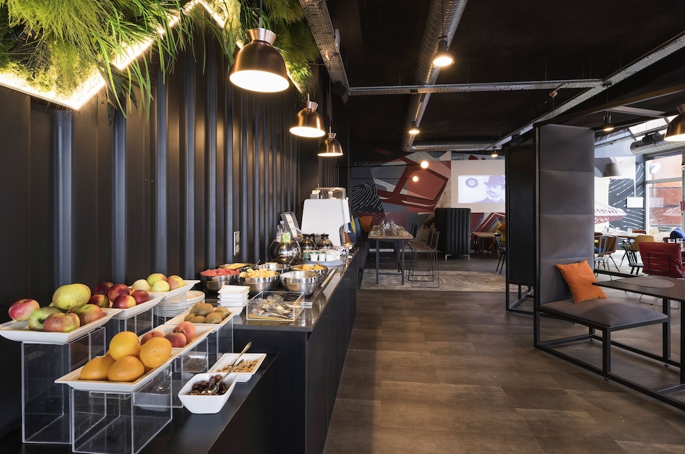 mercure le havre centre bassin du commerce
