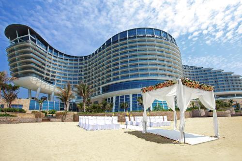 intercontinental shenzhen dameisha resort by ihg