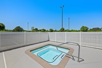 spark by hilton homewood birmingham